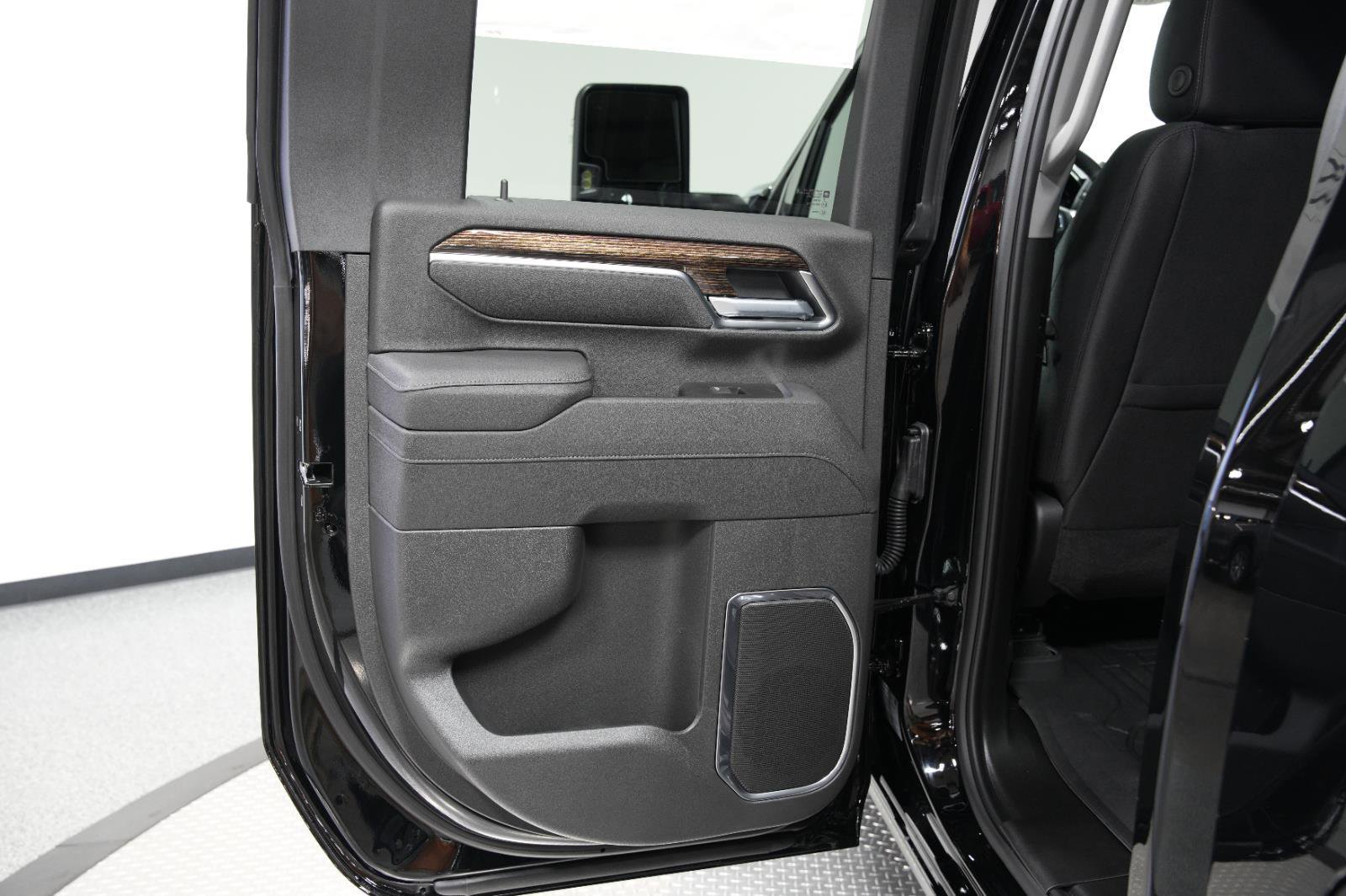 New 2025 GMC Sierra 2500 SLE w/ SLE Value Package; image 19