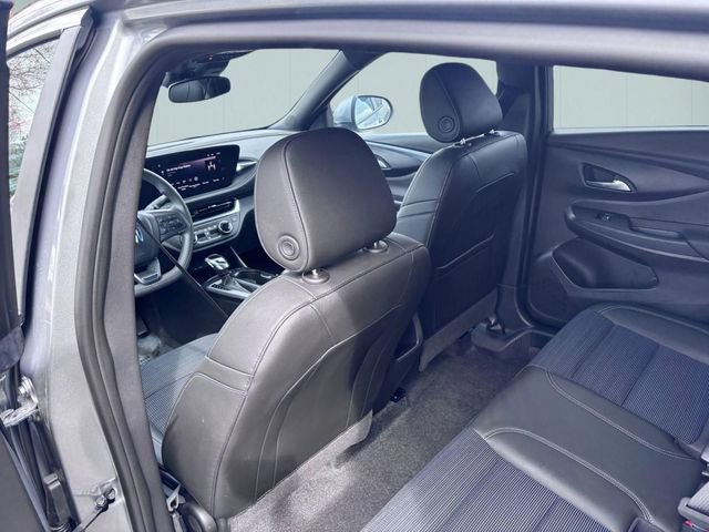 Used 2025 Buick Envista Preferred image 23
