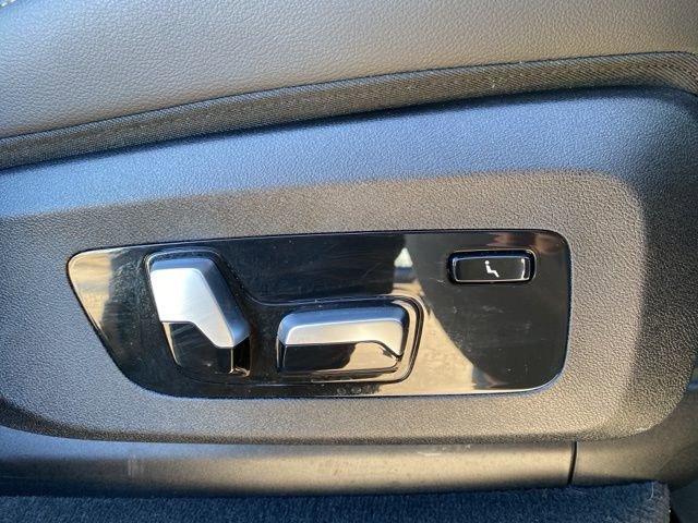 Used 2020 BMW X7 xDrive40i w/ Premium Package image 26