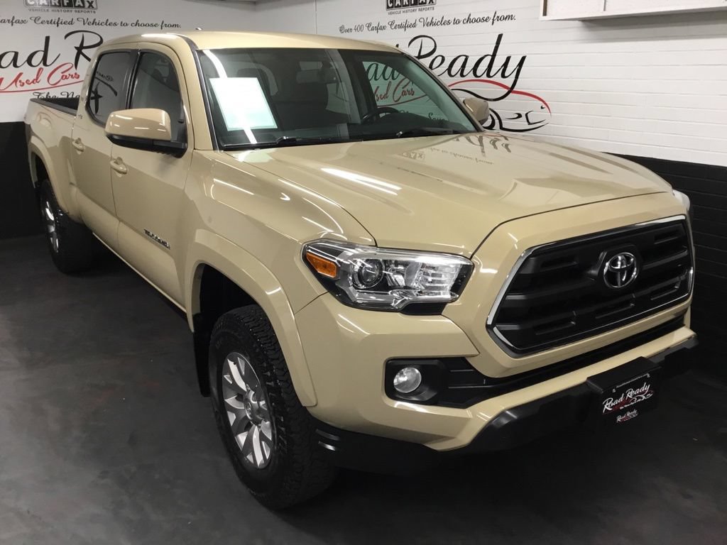 Used 2016 Toyota Tacoma SR5 w/ SR5 Appearance Package (SN) AWD/4WD image 2
