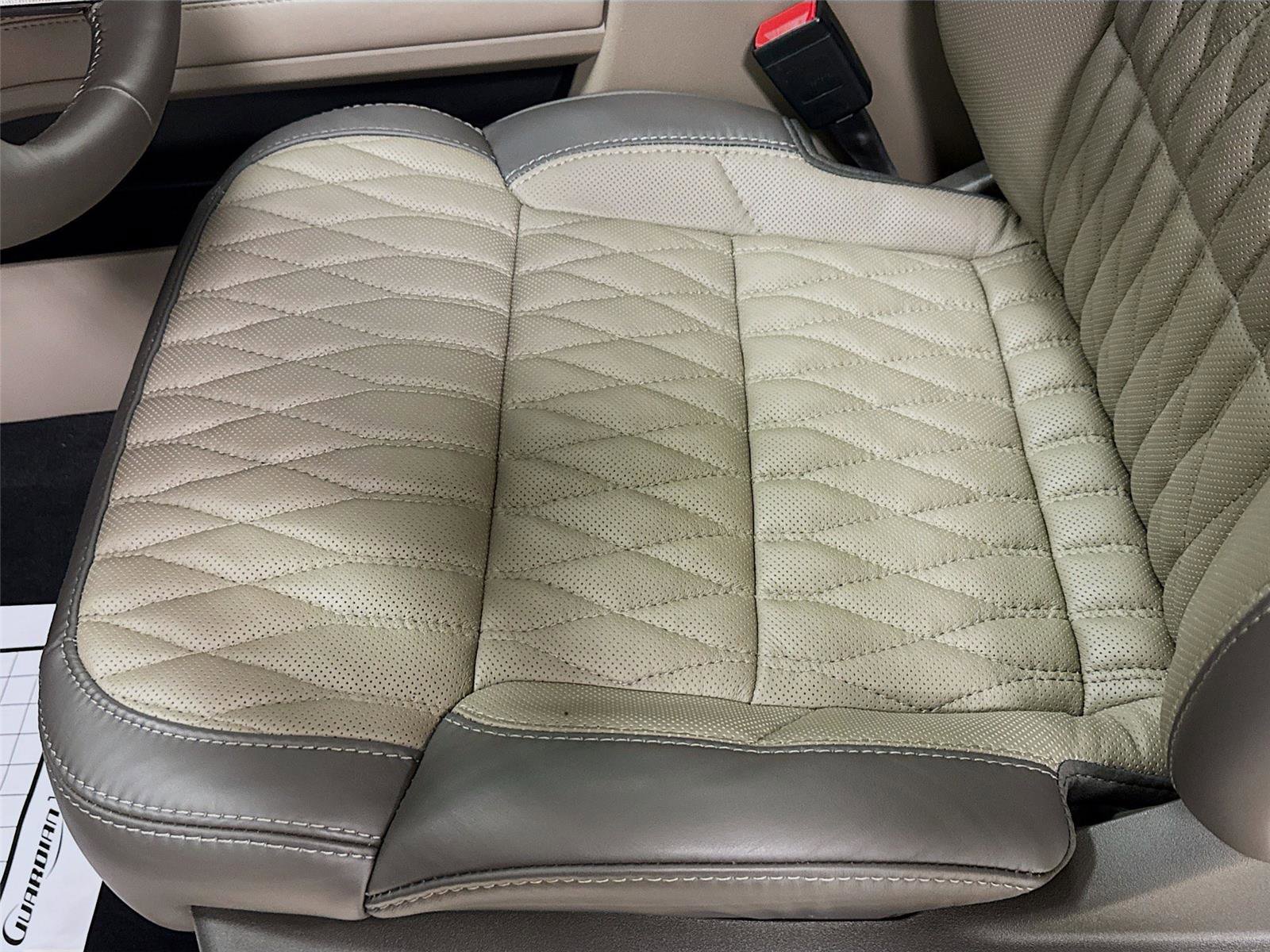 New 2025 Ford F350 Platinum w/ Platinum Plus Package image 19