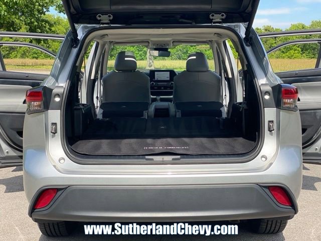 Used 2024 Toyota Highlander XLE AWD/4WD image 42