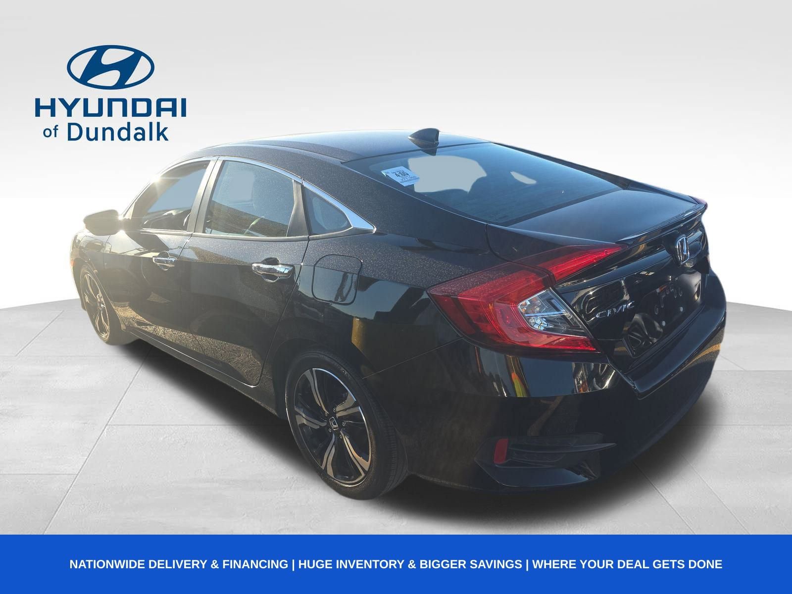 Used 2017 Honda Civic Touring image 5