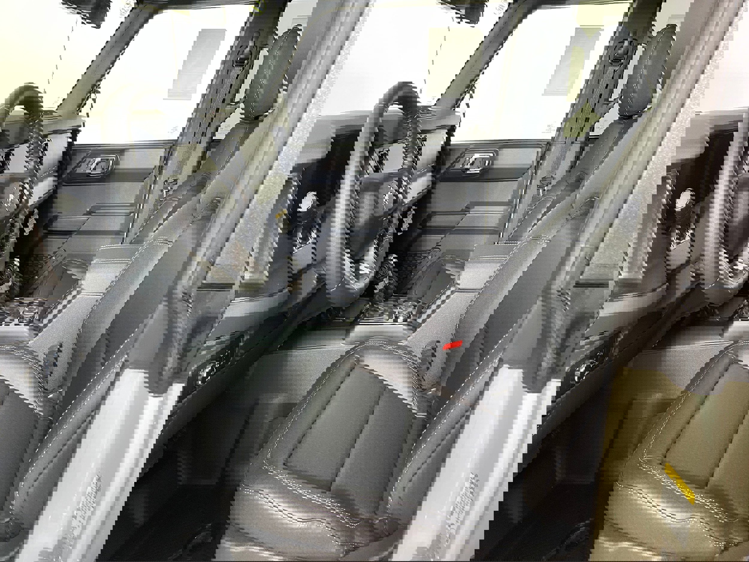 New 2025 Ford Bronco Badlands image 2