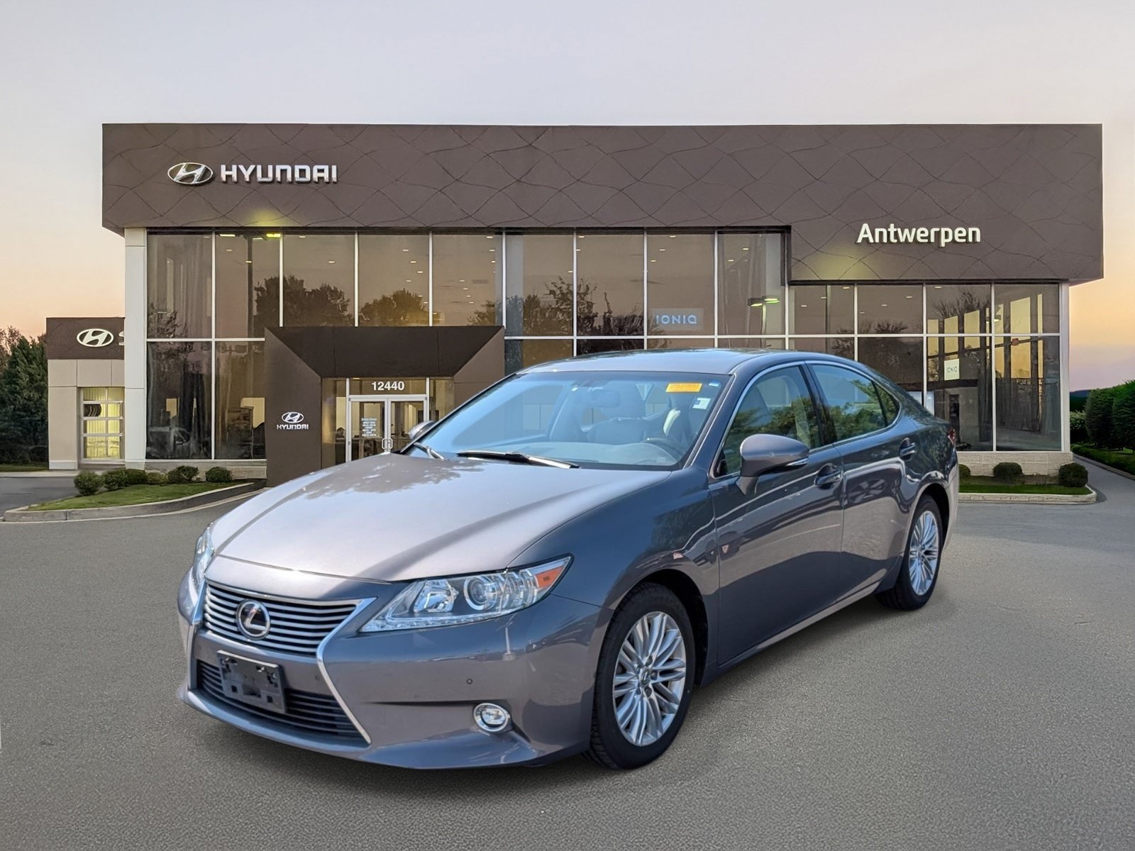 Used 2014 Lexus ES 350 w/ Luxury Package FWD image 7
