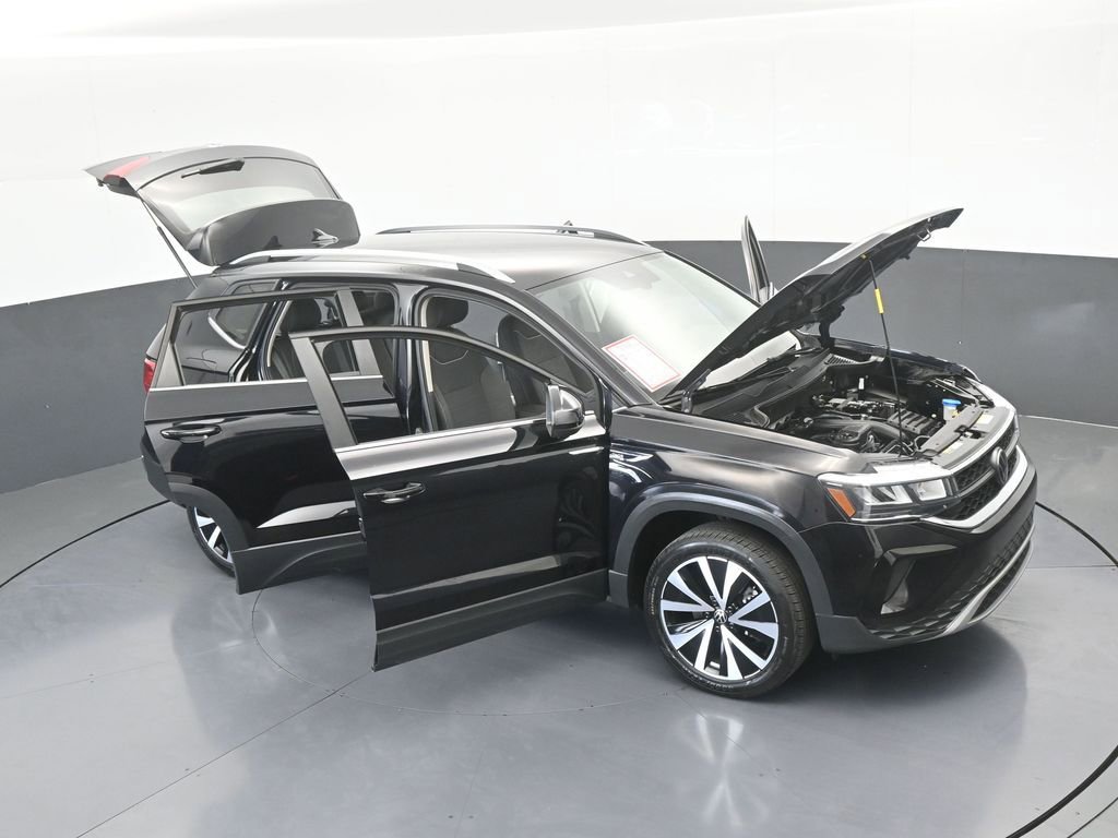 Used 2024 Volkswagen Taos SE image 71