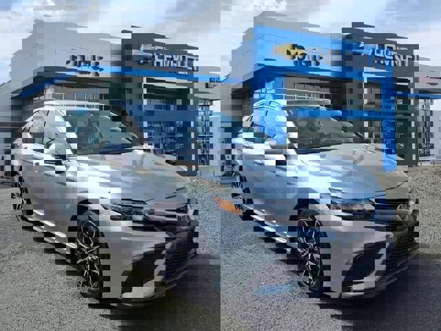 Used 2023 Toyota Camry SE