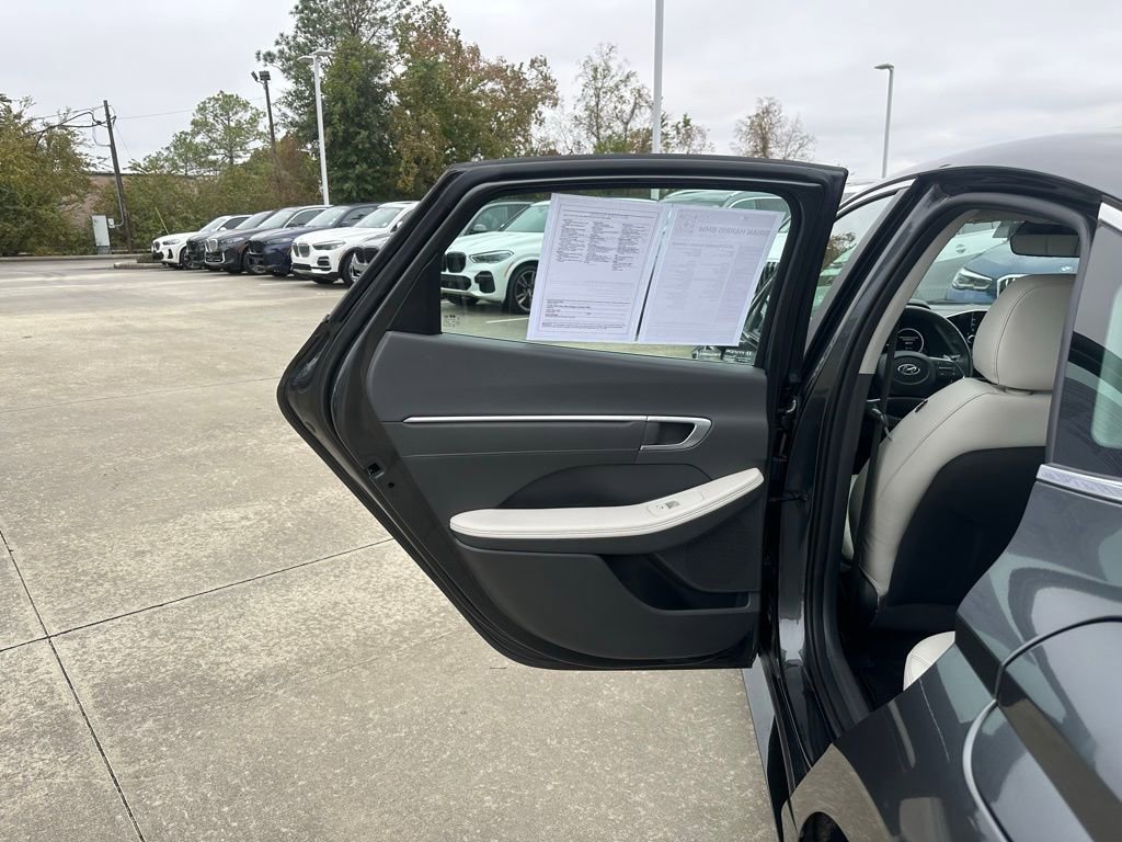 Used 2022 Hyundai Sonata Limited w/ Cargo Package image 21