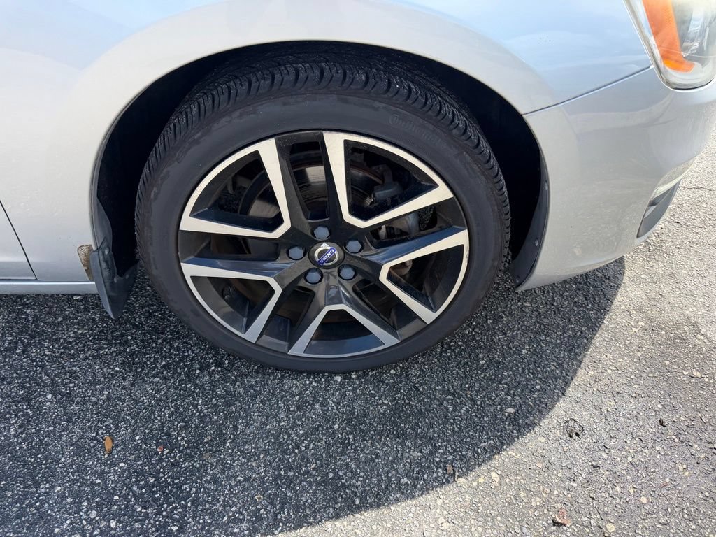 Used 2017 Volvo V60 T5 Premier w/ Convenience Package FWD image 4