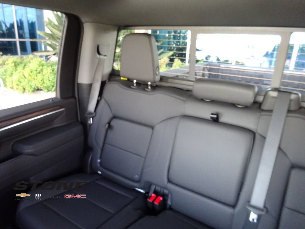 New 2026 GMC Sierra 2500 SLT w/ SLT Premium Package AWD/4WD image 15
