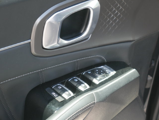 Used 2025 Kia Sorento SX FWD image 20