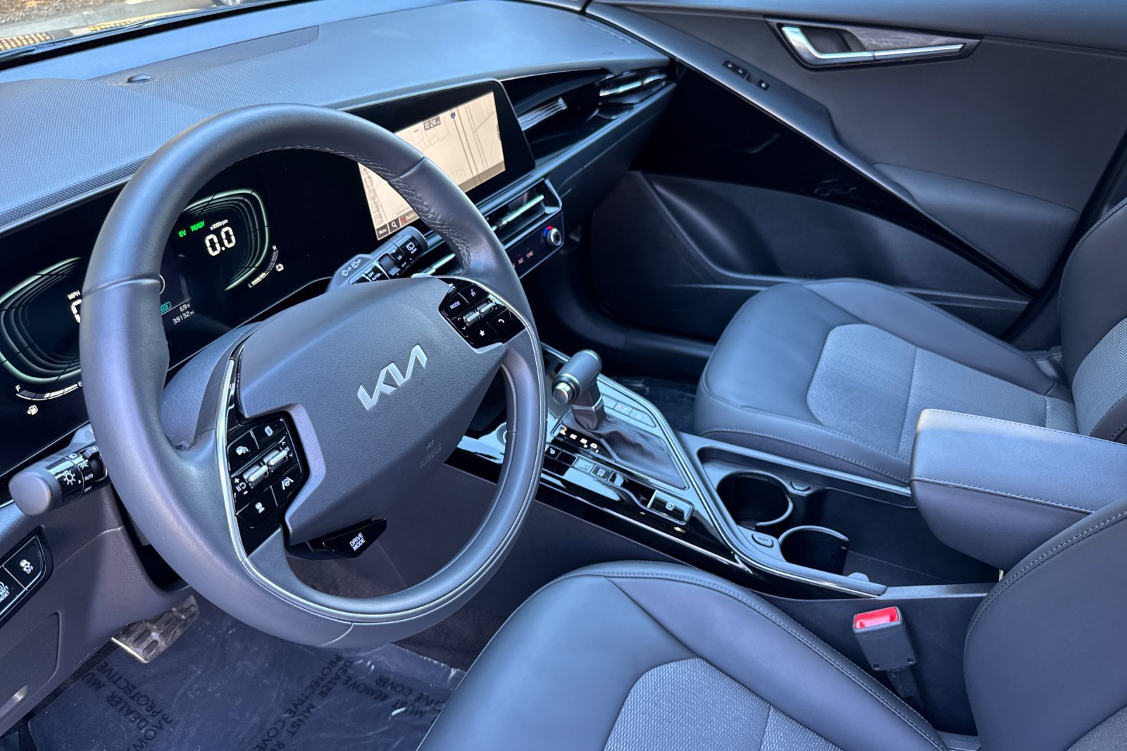 Used 2024 Kia Niro EX Touring FWD image 11