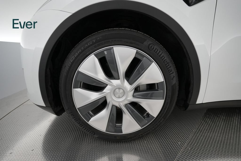 Used 2023 Tesla Model Y Long Range AWD/4WD image 18