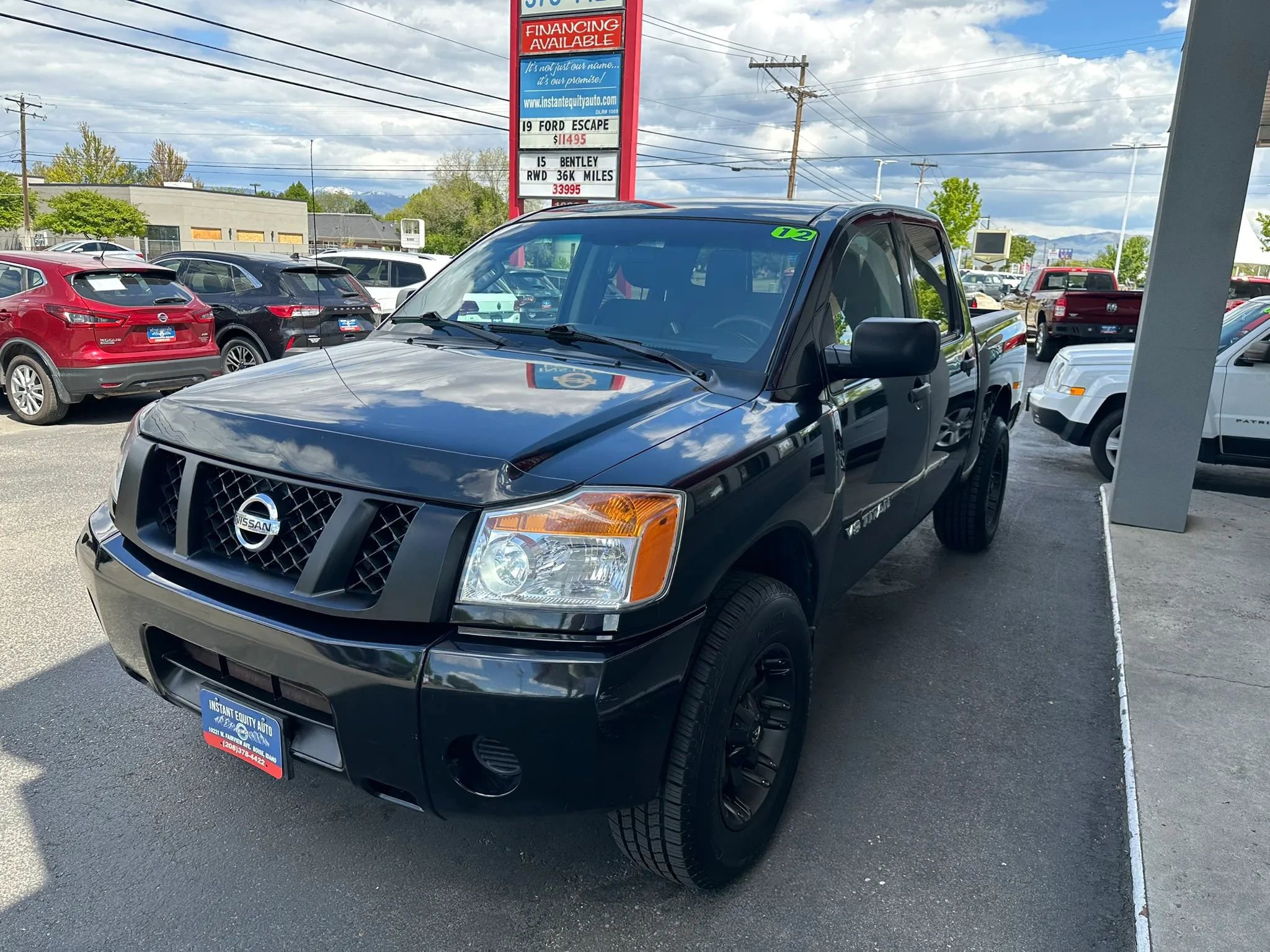 Used 2012 Nissan Titan S AWD/4WD image 32