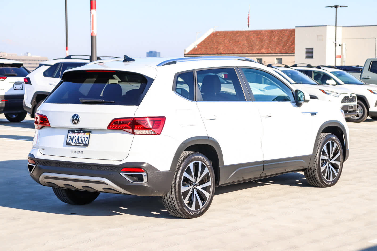 Used 2023 Volkswagen Taos SE image 6