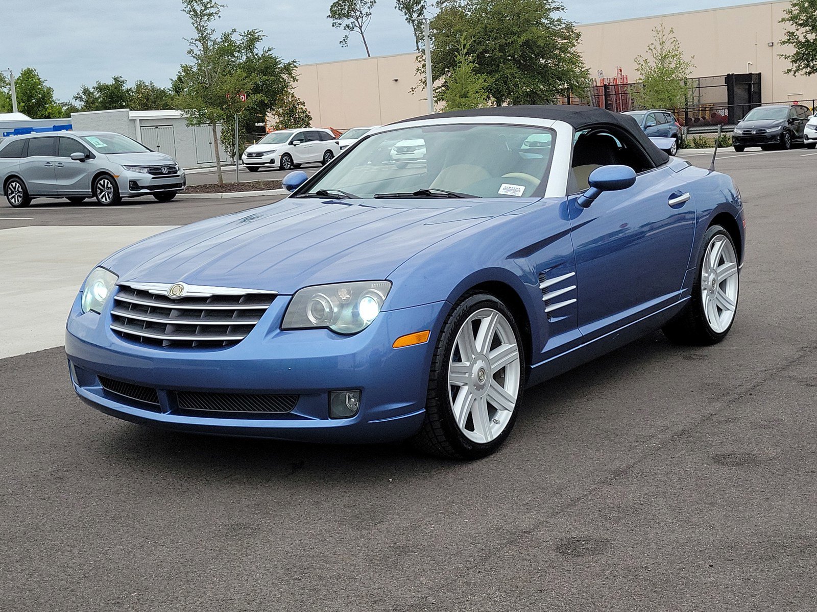 Used 2005 Chrysler Crossfire Limited RWD image 3