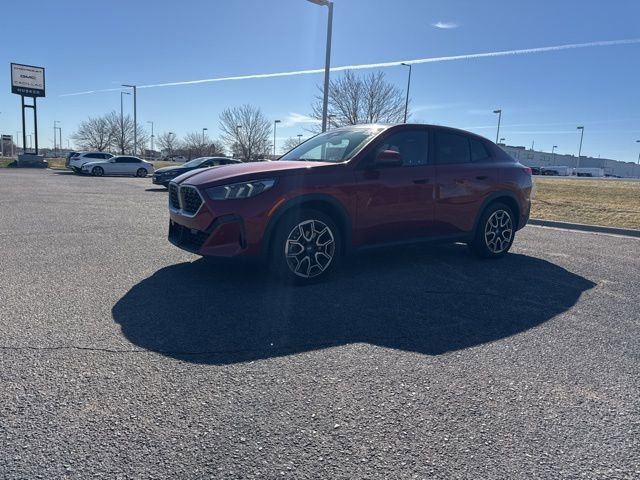 Used 2025 BMW X2 xDrive28i w/ Premium Package image 3