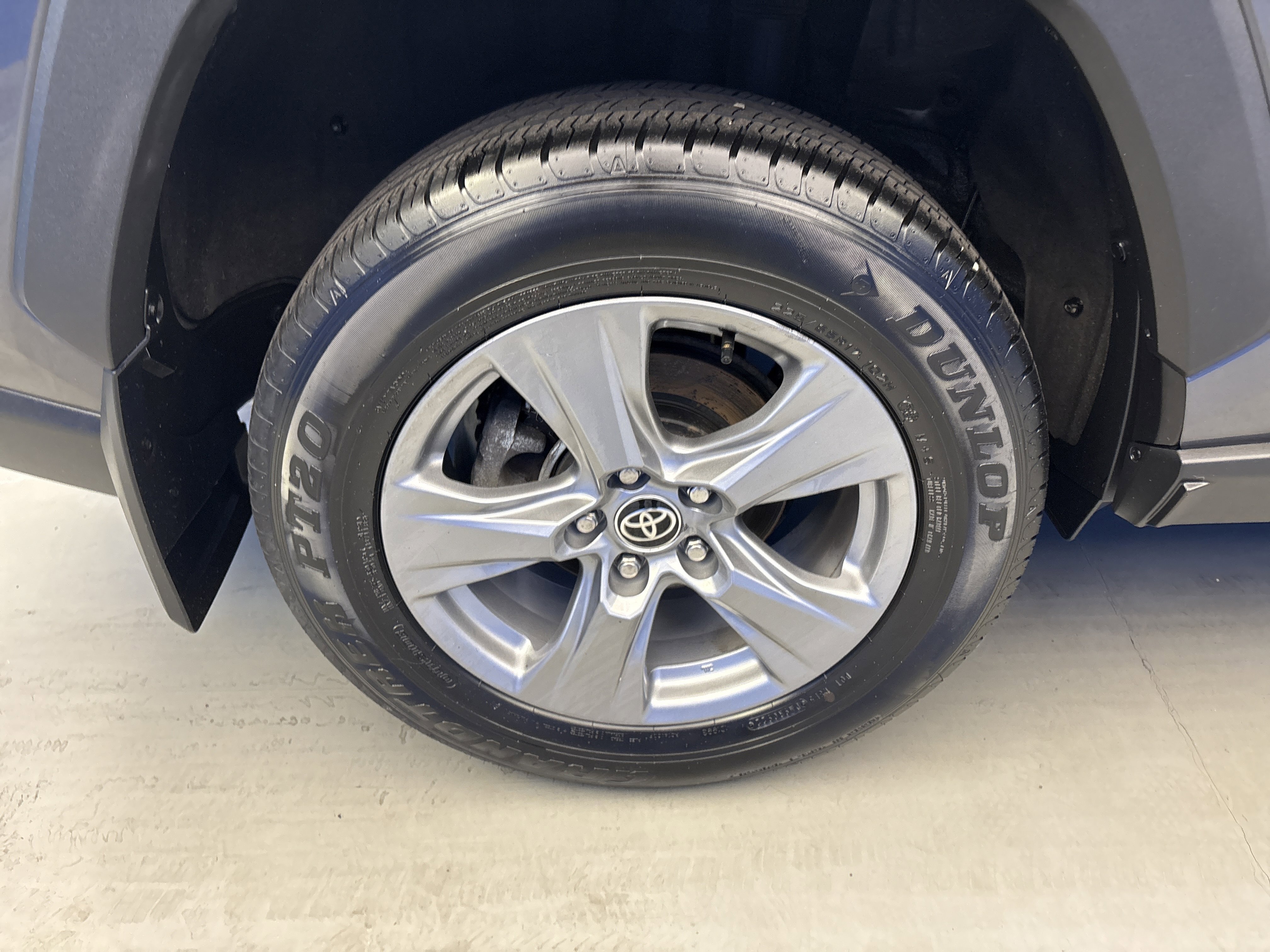 Used 2022 Toyota RAV4 XLE AWD/4WD image 8