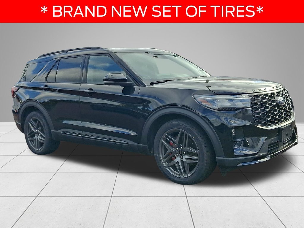 Used 2025 Ford Explorer ST w/ Sun And Sound Package AWD/4WD image 3