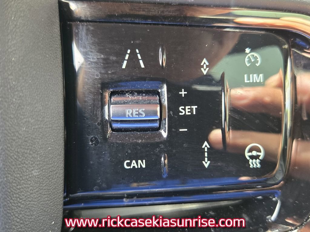 Used 2024 Land Rover Range Rover Evoque S image 30