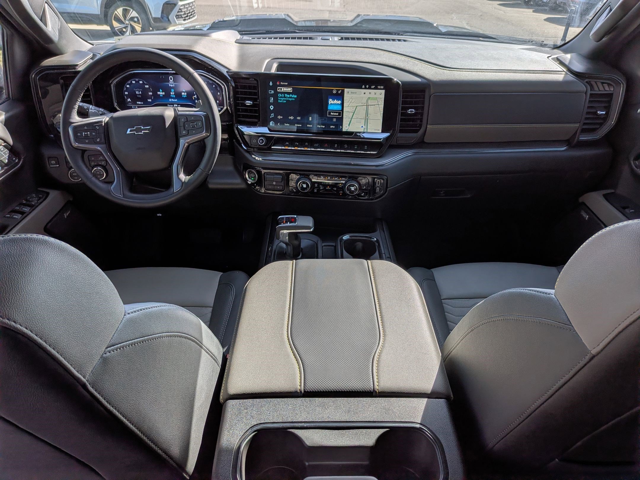 Used 2025 Chevrolet Silverado 1500 ZR2 w/ Technology Package image 30