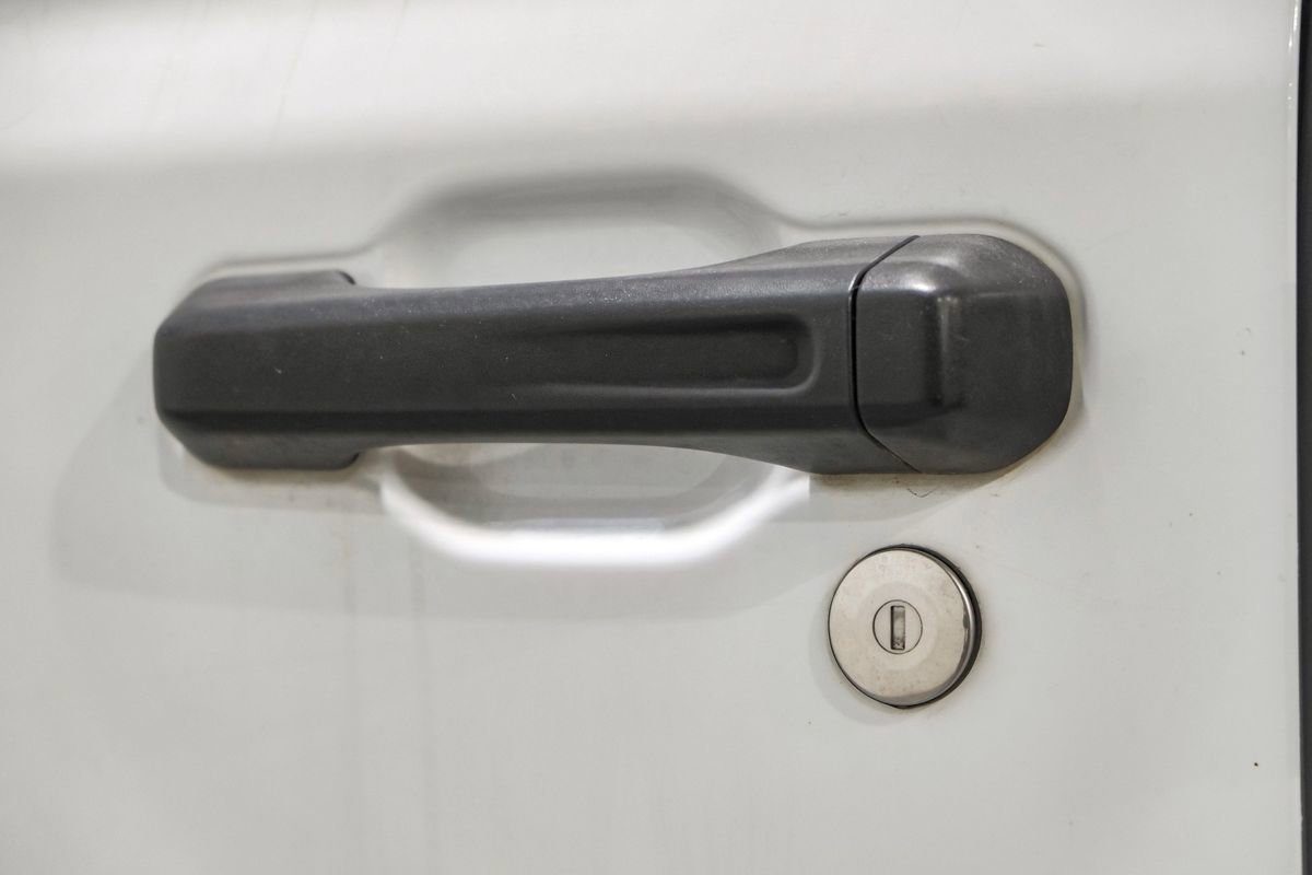 Used 2018 Jeep Wrangler Unlimited Sahara image 38