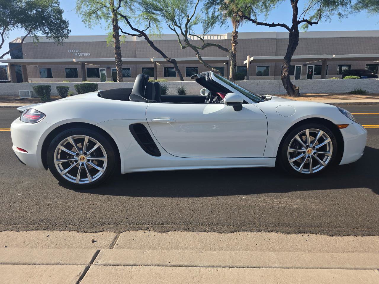 Used 2017 Porsche 718 Boxster RWD image 8