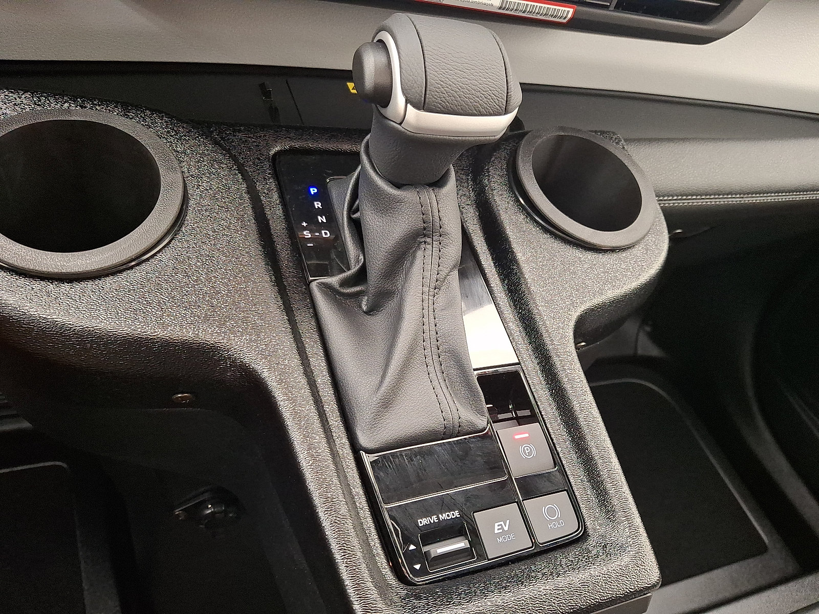 Used 2026 Toyota Sienna XLE FWD image 6
