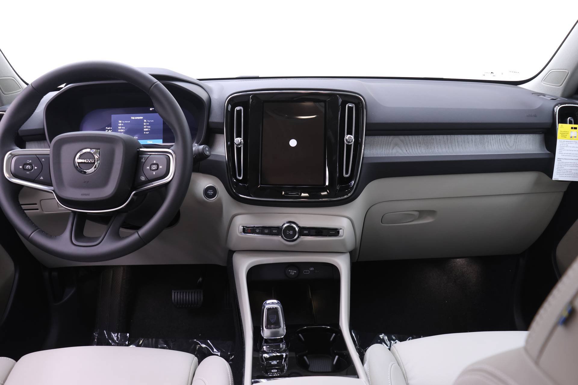 New 2026 Volvo XC40 B5 Ultra w/ Protection Package Premier AWD/4WD image 8