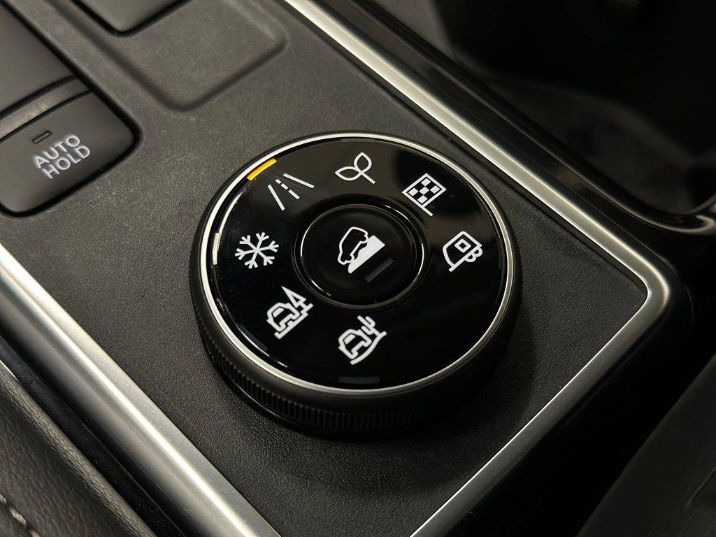 Used 2024 Nissan Pathfinder Platinum w/ Cargo Package image 39