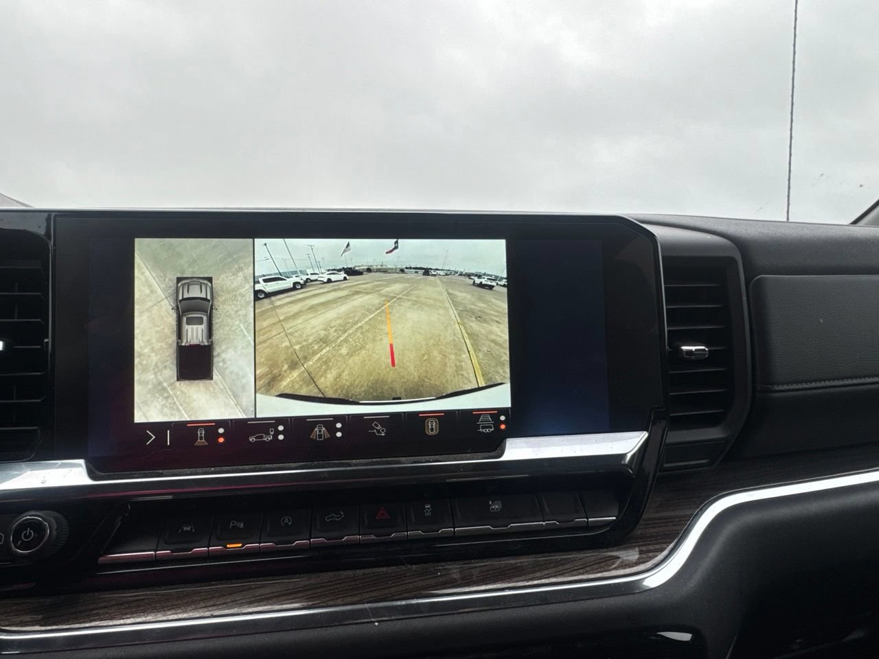 Used 2025 Chevrolet Silverado 1500 LT w/ Safety Package RWD image 43