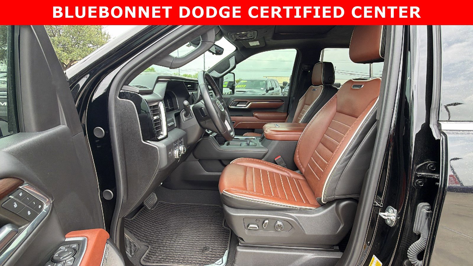 Used 2024 GMC Sierra 2500 Denali Ultimate AWD/4WD image 11