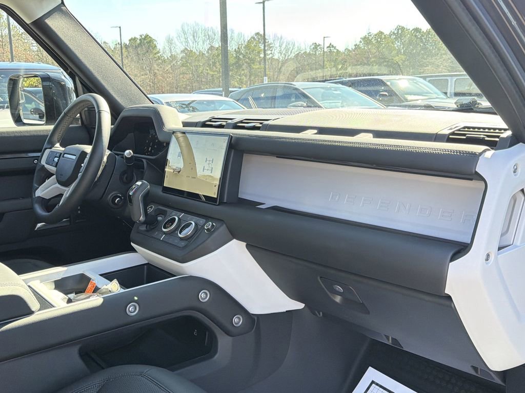 Used 2025 Land Rover Defender 110 S image 17