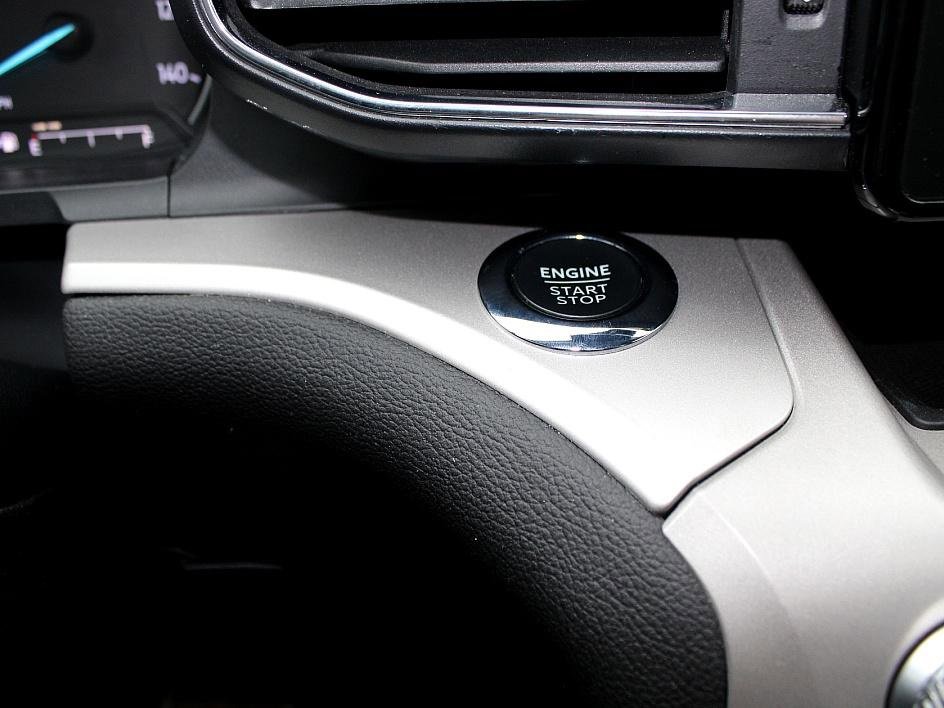 Used 2023 Ford Explorer XLT w/ Equipment Group 202A image 23