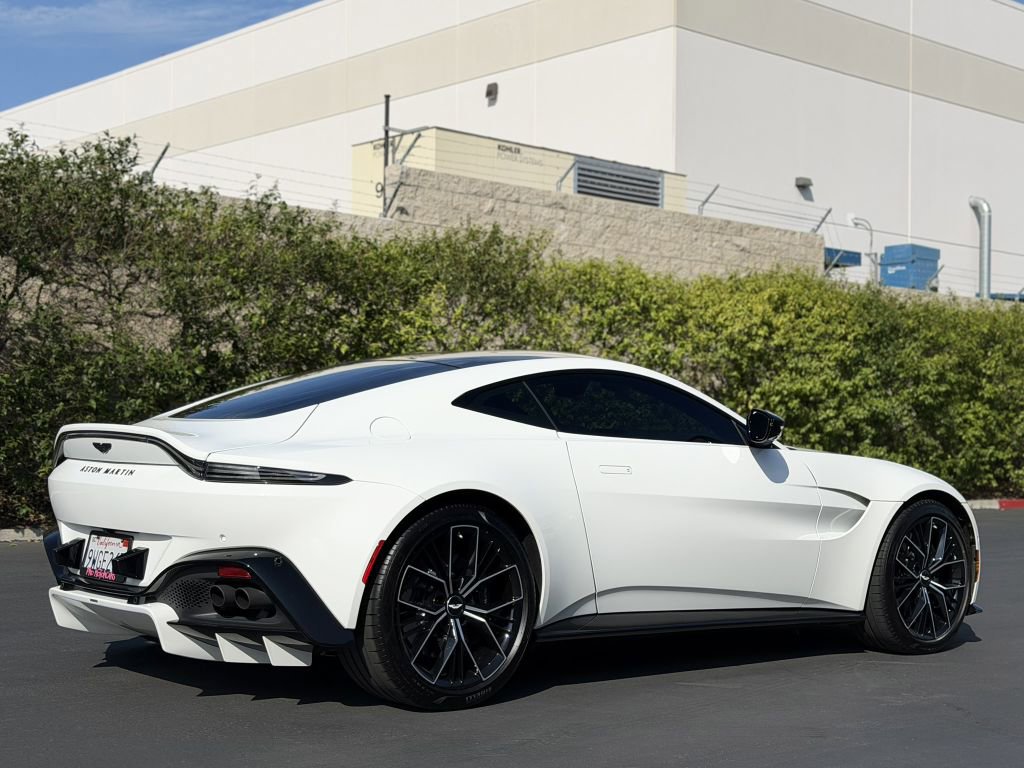Used 2022 Aston Martin V8 Vantage Coupe RWD image 21
