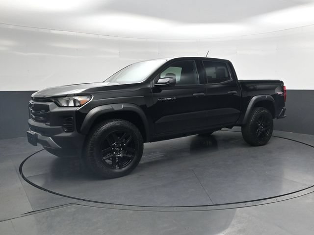 Used 2025 Chevrolet Colorado Trail Boss AWD/4WD image 9