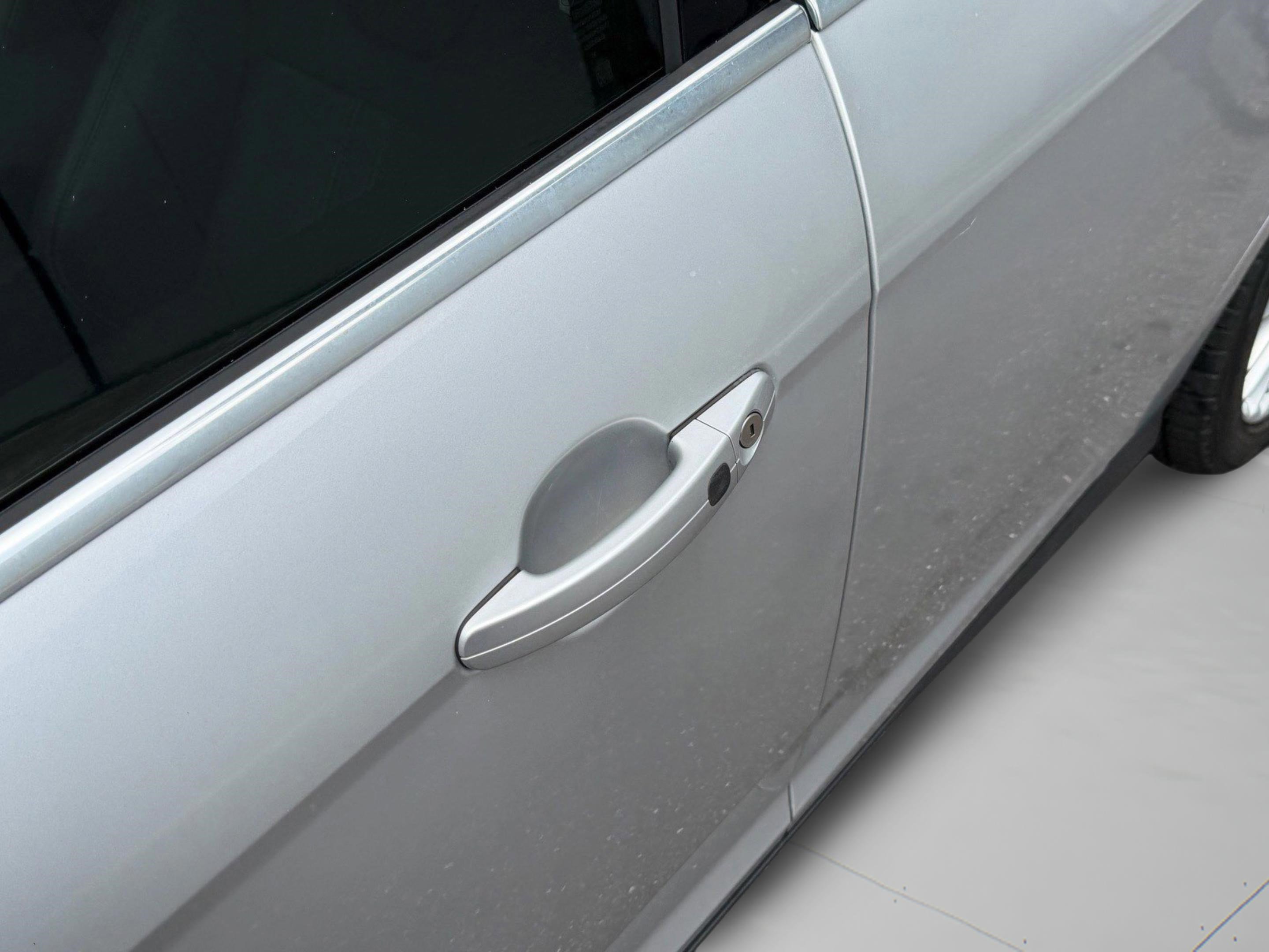 Used 2014 Ford Focus Titanium FWD image 30