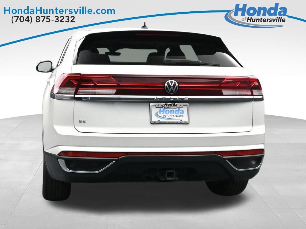Used 2025 Volkswagen Atlas Cross Sport SE FWD image 7
