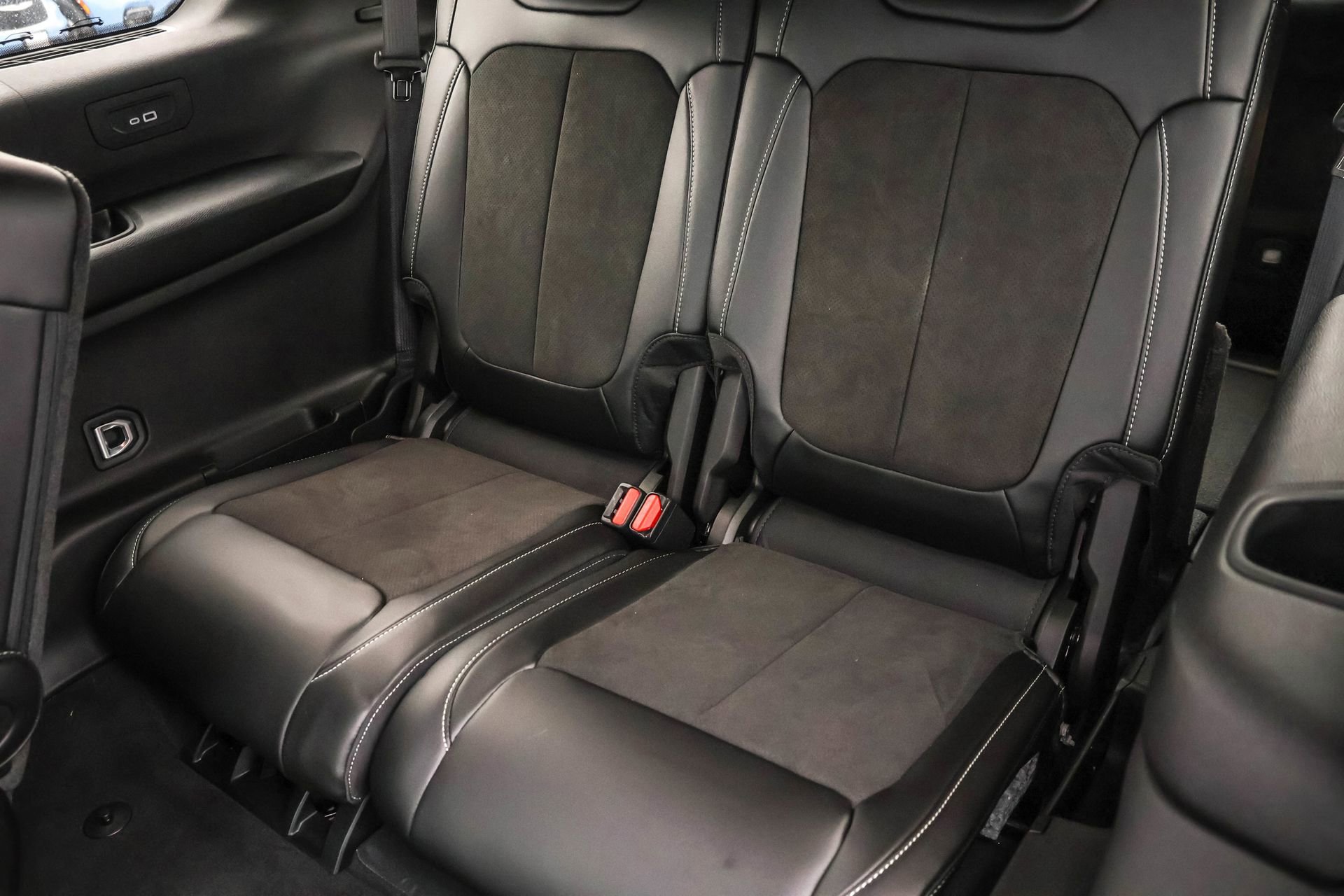 New 2025 Jeep Grand Cherokee L Altitude image 19