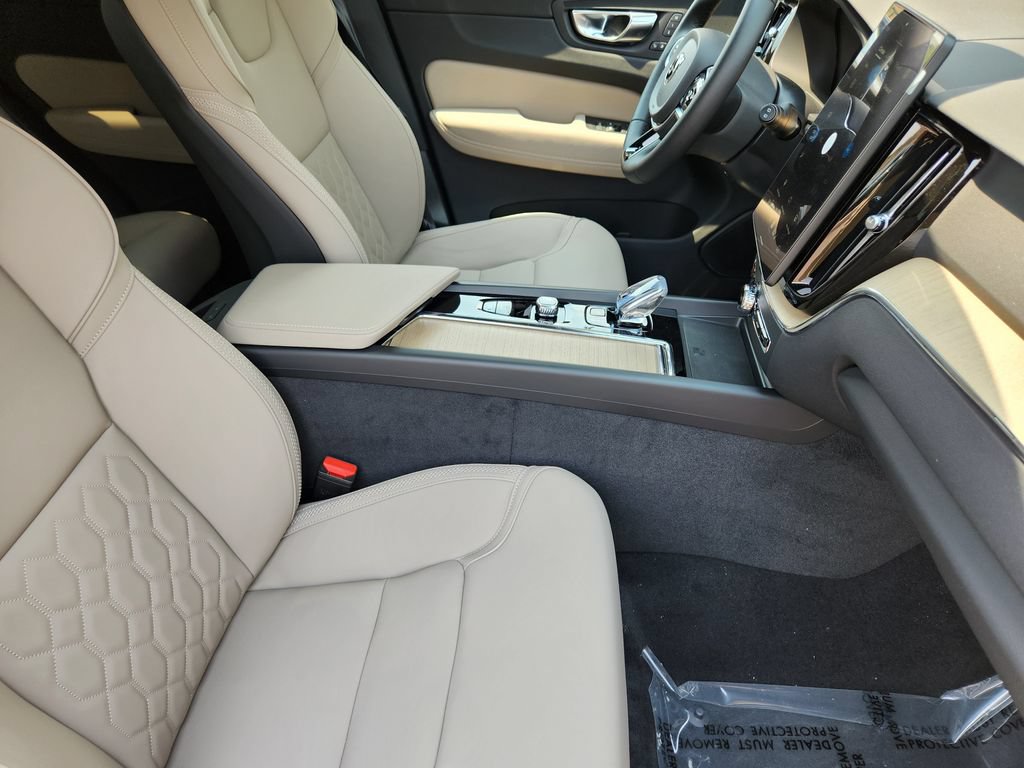New 2026 Volvo XC60 B5 Plus w/ Protection Package Premier AWD/4WD image 5