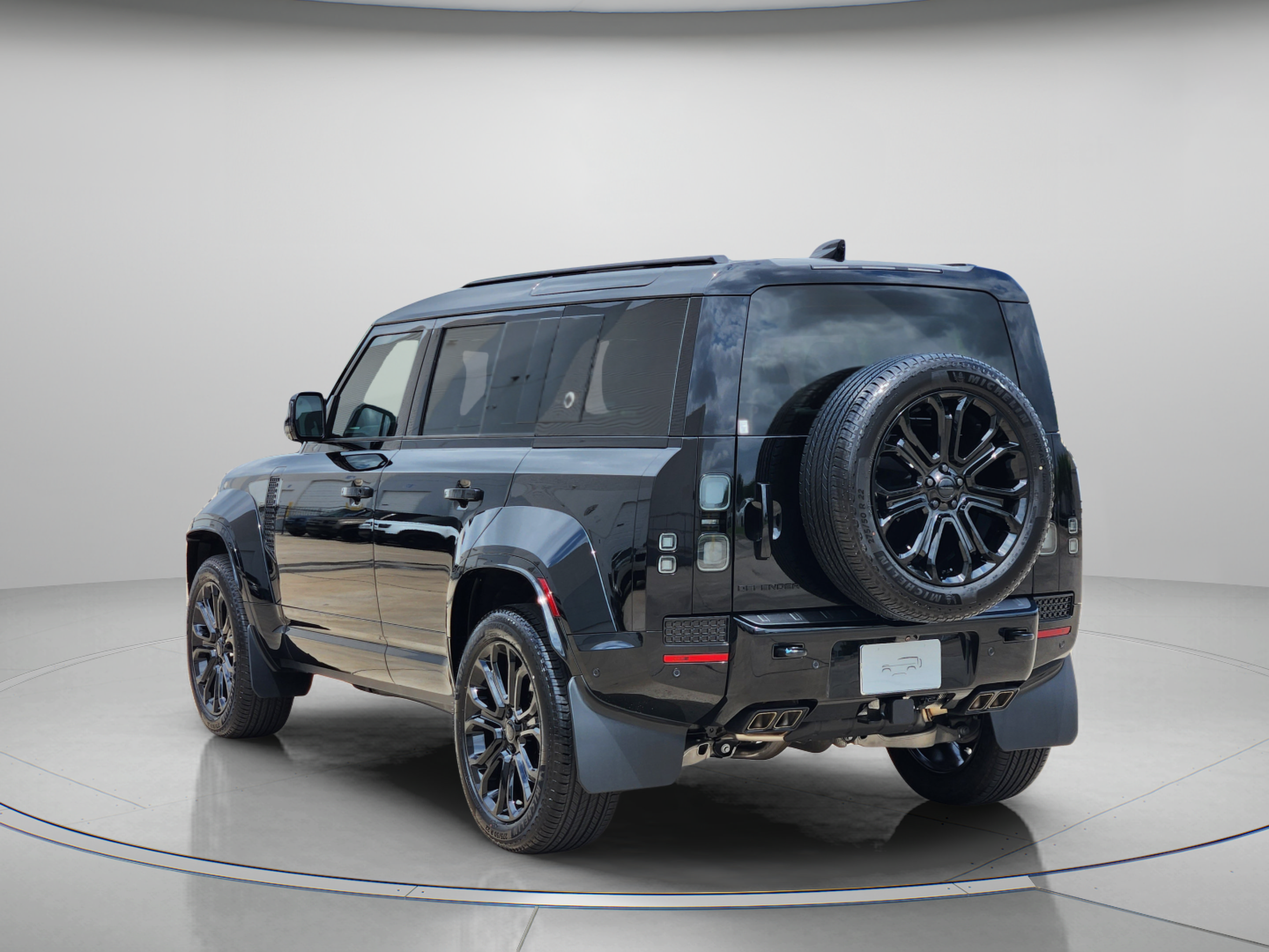 New 2026 Land Rover Defender 110 OCTA AWD/4WD image 3