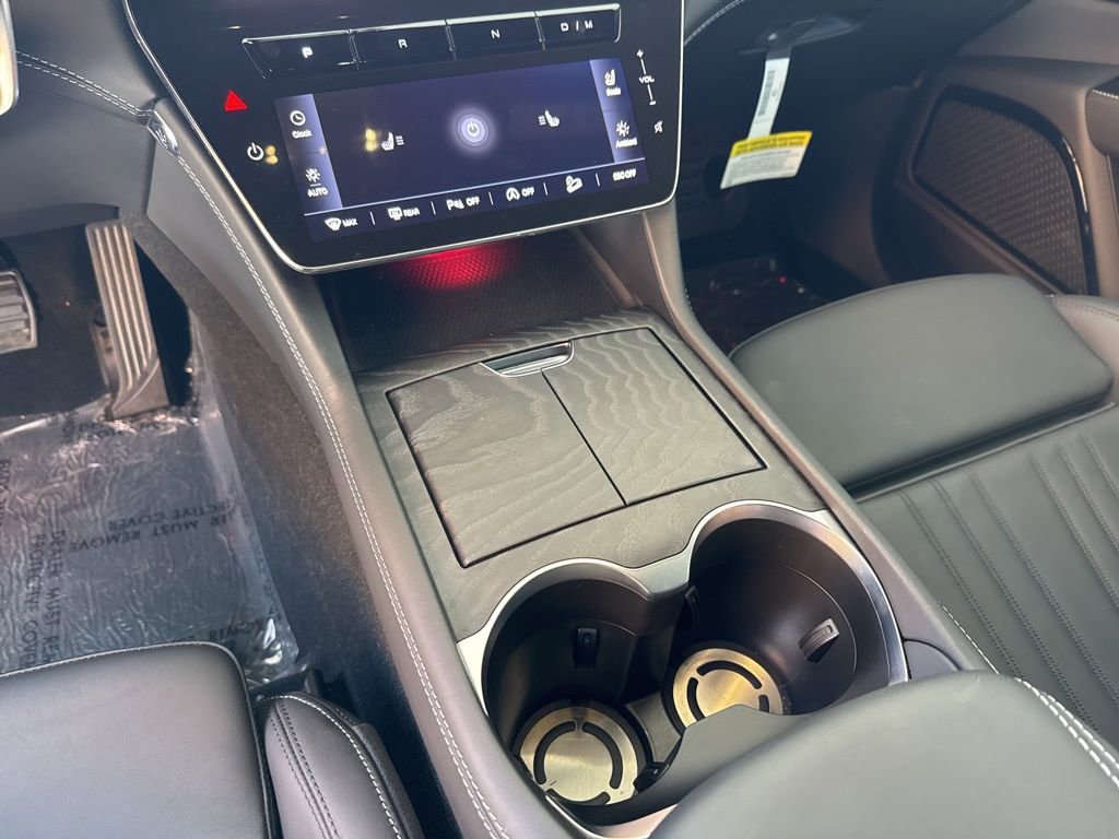 Used 2025 Maserati Grecale GT image 13