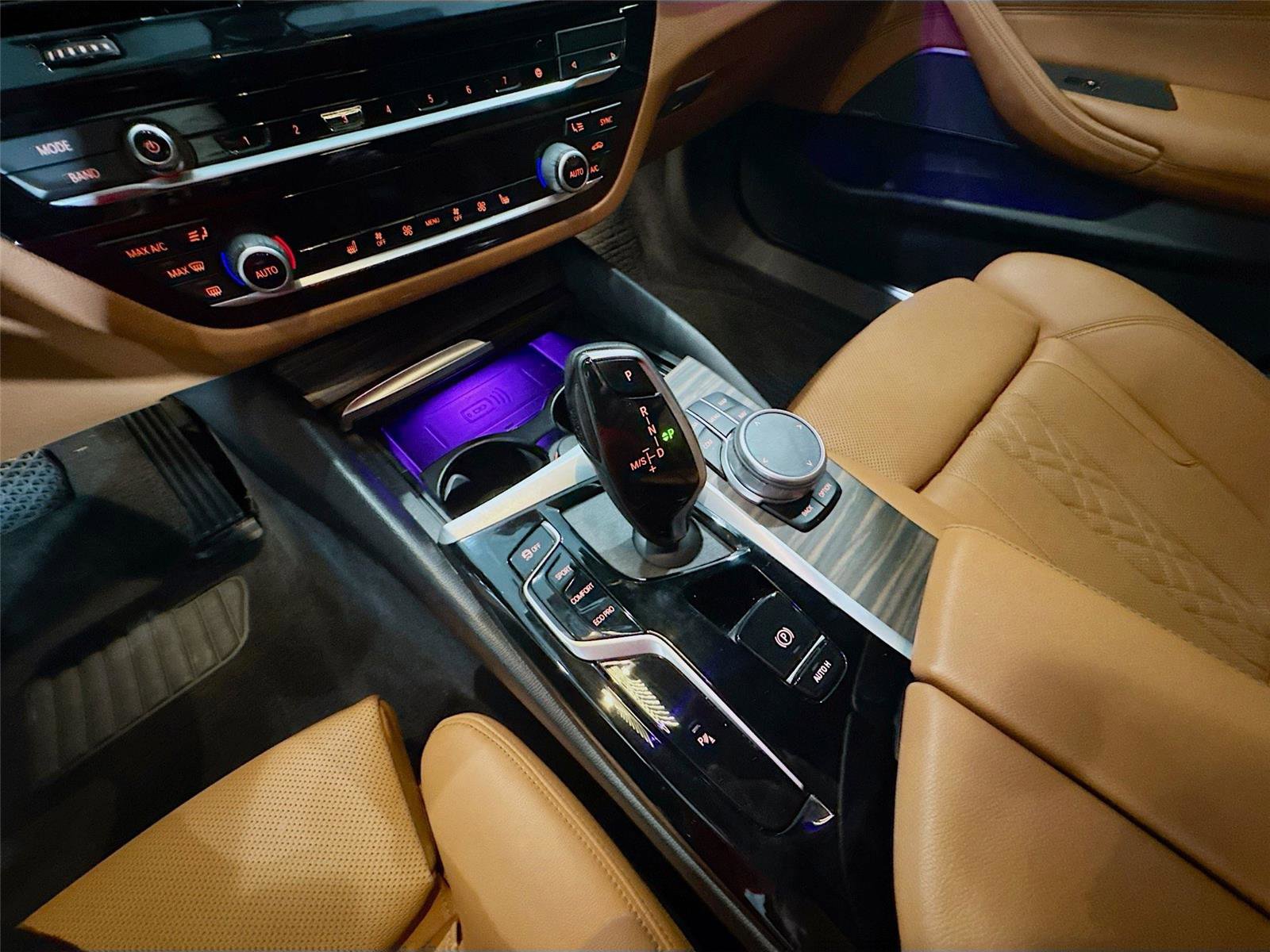 Used 2022 BMW 540i w/ Premium Package image 16