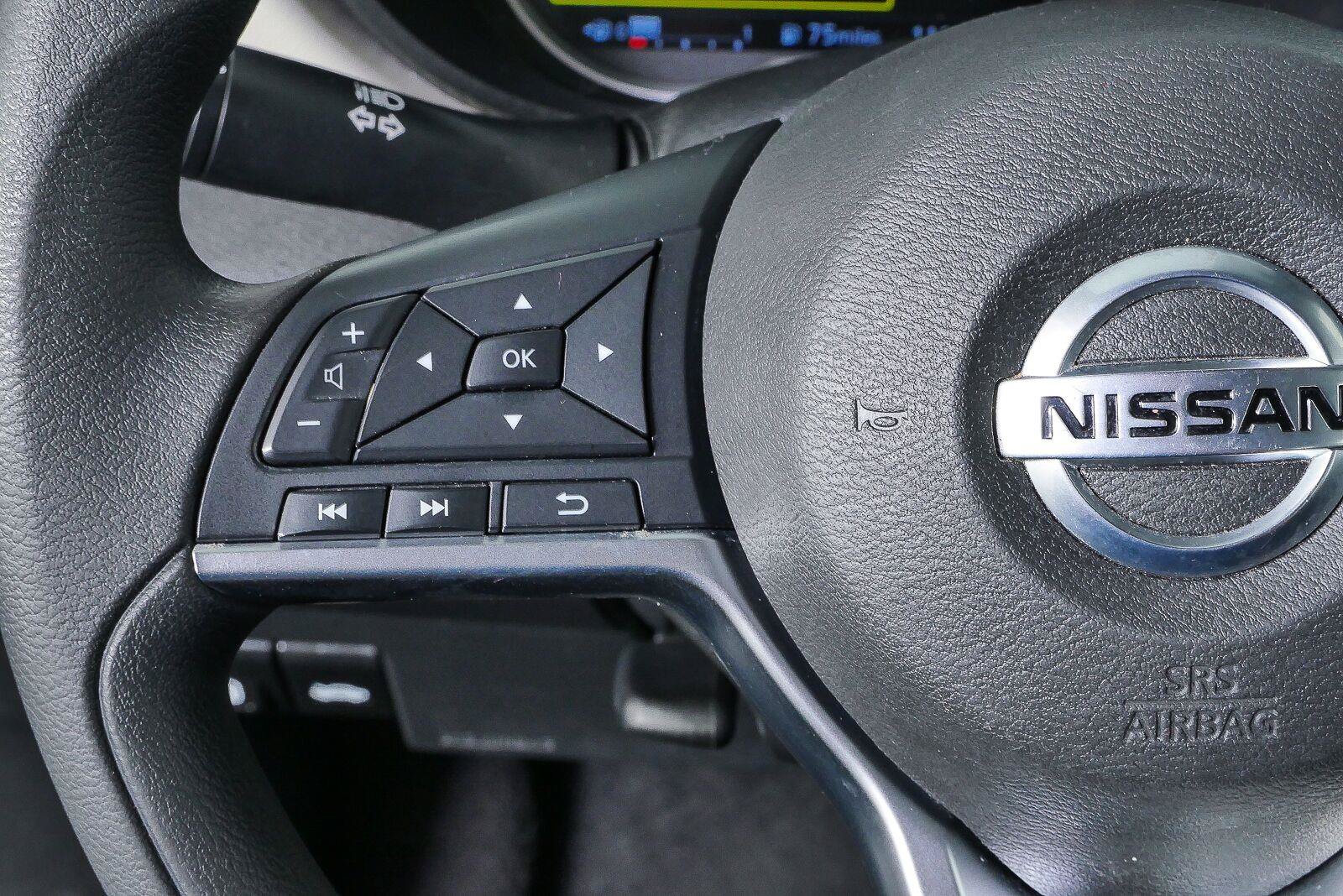 Used 2021 Nissan Versa SV FWD image 10