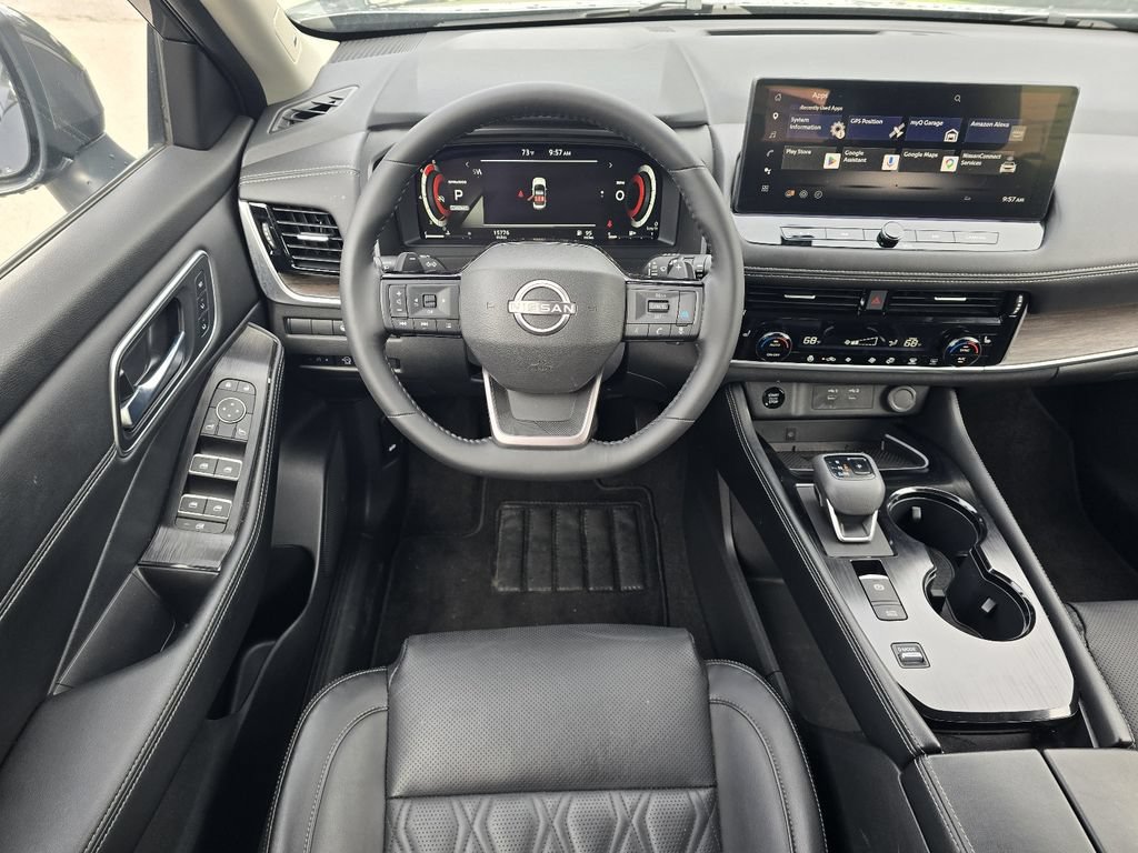 Used 2025 Nissan Rogue Platinum FWD image 13