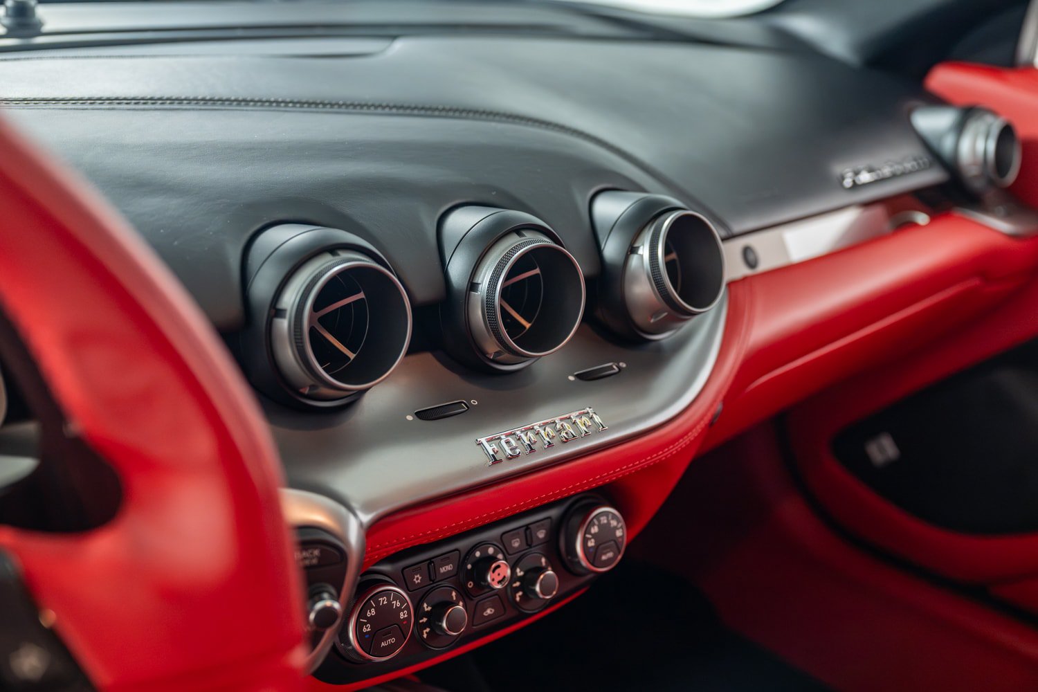 Used 2016 Ferrari F12 Berlinetta RWD image 32