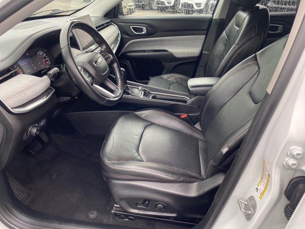 Used 2022 Jeep Compass Latitude image 9