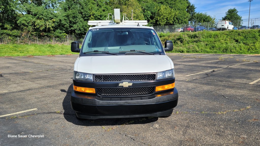 Used 2021 Chevrolet Express 2500 w/ Driver Convenience Package RWD image 4