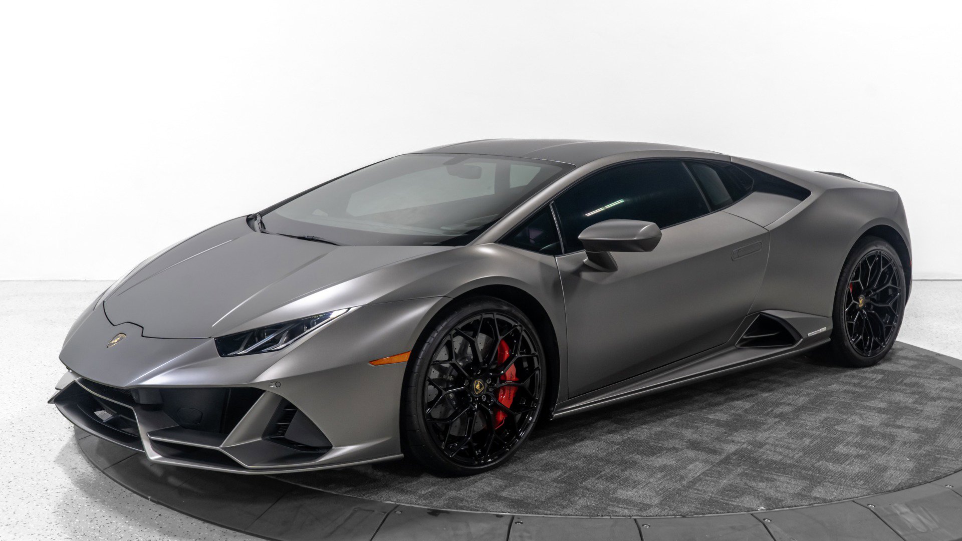 Used 2020 Lamborghini Huracan EVO image 3