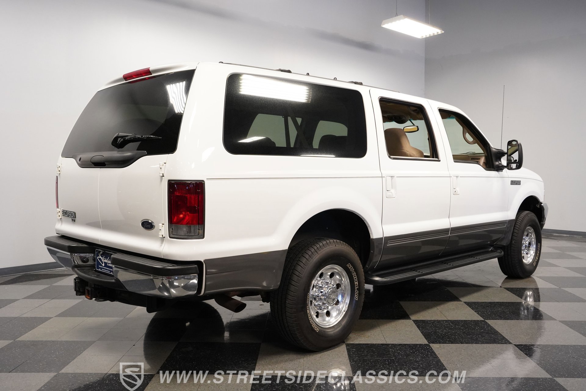 Used 2002 Ford Excursion XLT image 12